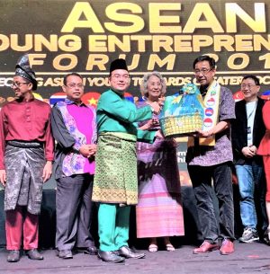 KCH-pkarim-asean-1611-4-nj